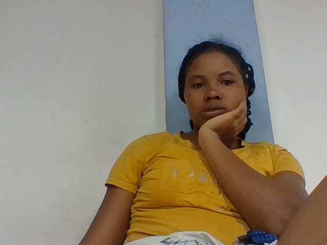 Juliah1a live cam on BongaCams