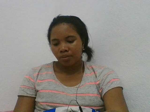 Juliah1a live cam on BongaCams