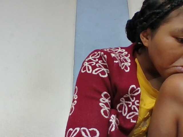 Juliah1a live cam on BongaCams