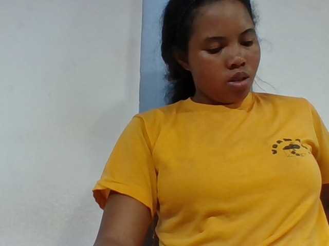 Juliah1a live cam on BongaCams