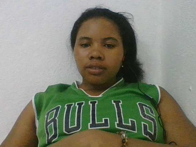 Juliah1a live cam on BongaCams
