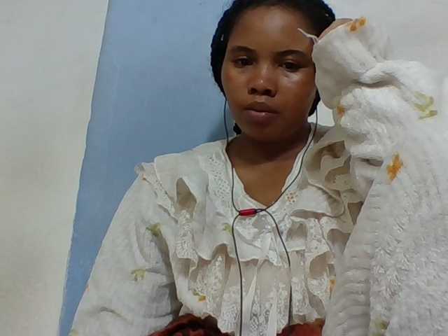 Juliah1a live cam on BongaCams