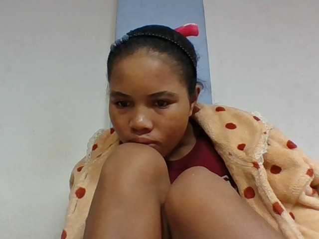 Juliah1a live cam on BongaCams