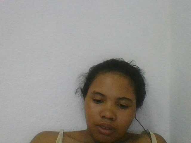 Juliah1a live cam on BongaCams