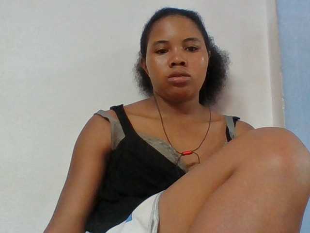 Juliah1a live cam on BongaCams