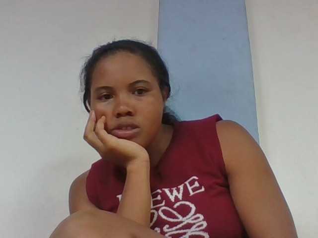 Juliah1a live cam on BongaCams