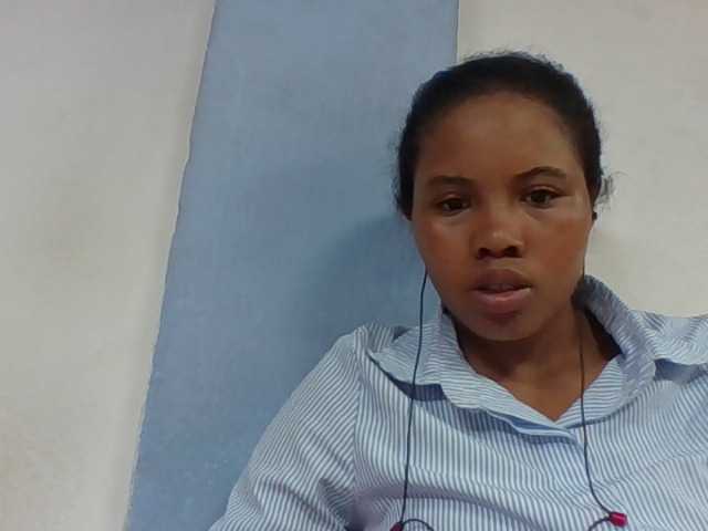 Juliah1a live cam on BongaCams