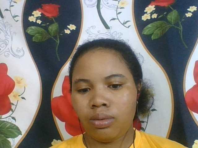 Juliah1a live cam on BongaCams