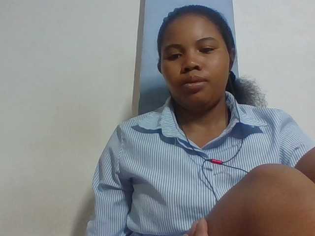 Juliah1a live cam on BongaCams