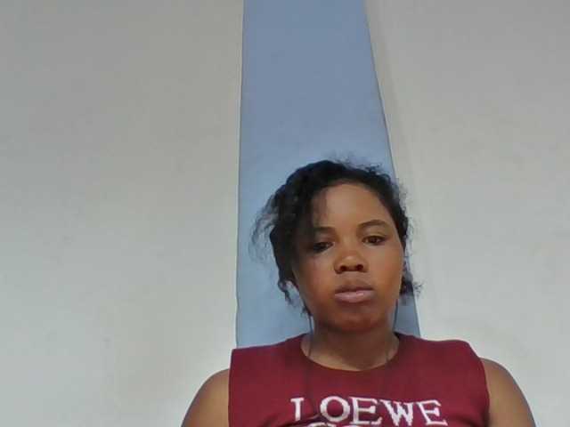 Juliah1a live cam on BongaCams