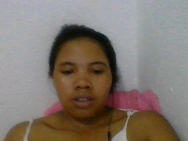 Juliah1a live cam on BongaCams