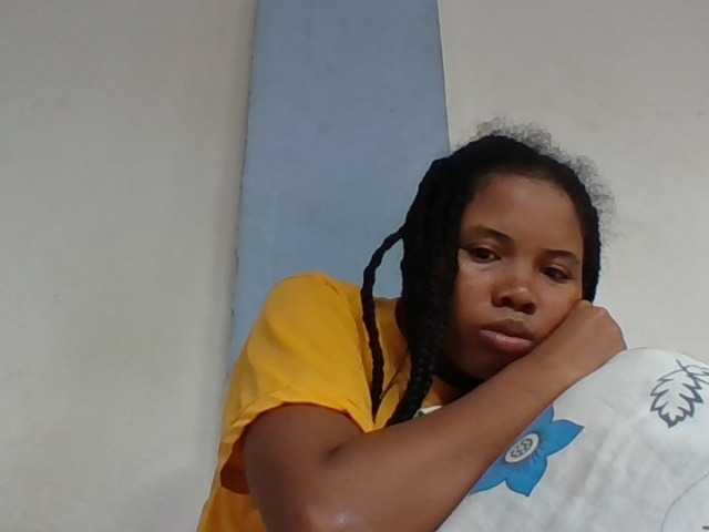 Juliah1a live cam on BongaCams