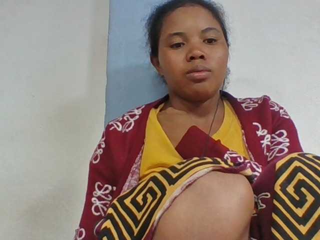 Juliah1a live cam on BongaCams