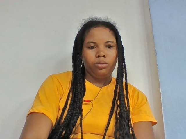 Juliah1a live cam on BongaCams