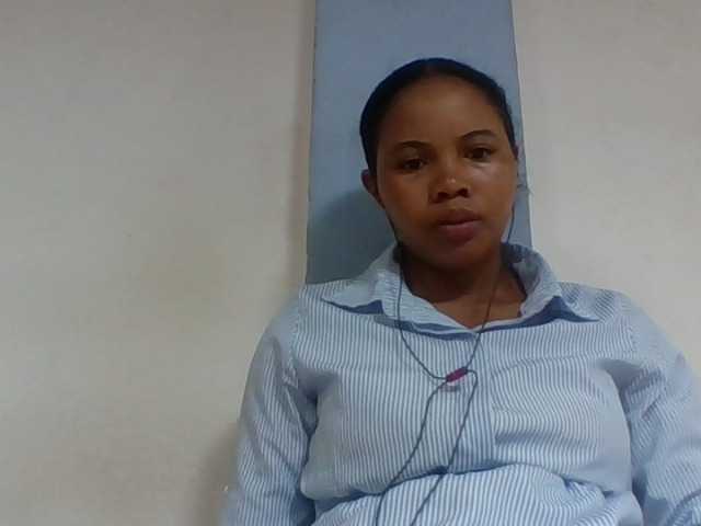 Juliah1a live cam on BongaCams