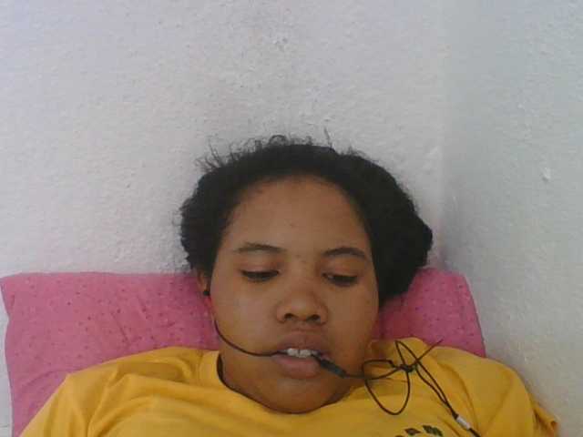 Juliah1a live cam on BongaCams