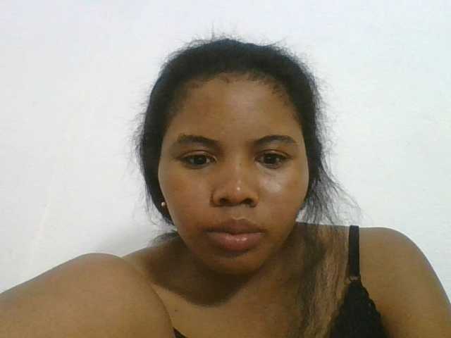 Juliah1a live cam on BongaCams