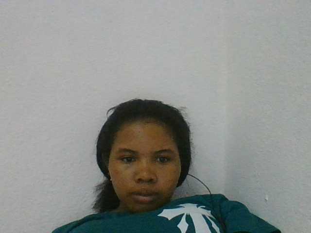Juliah1a live cam on BongaCams