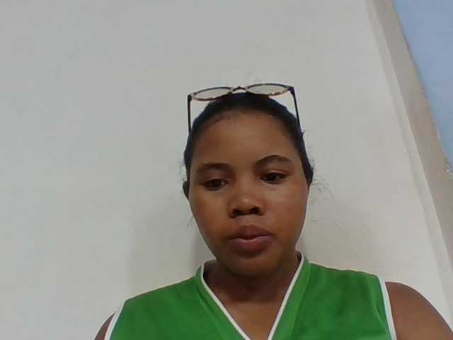 Juliah1a live cam on BongaCams