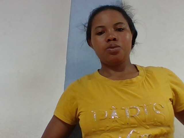 Juliah1a live cam on BongaCams