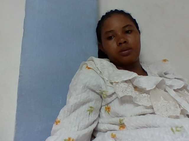 Juliah1a live cam on BongaCams