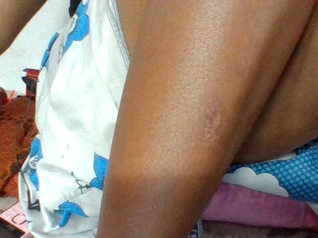 Juliah1a live cam on BongaCams