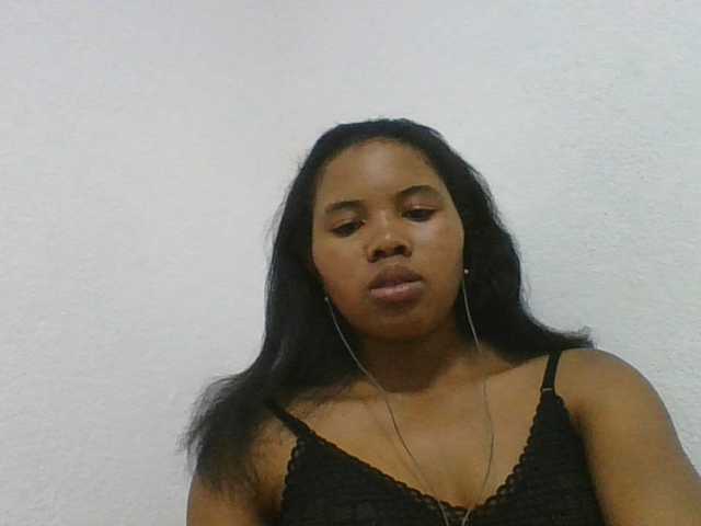 Juliah1a live cam on BongaCams