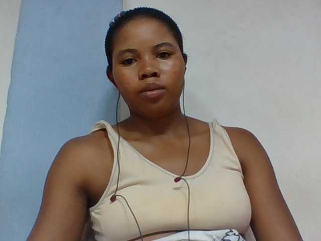Juliah1a live cam on BongaCams