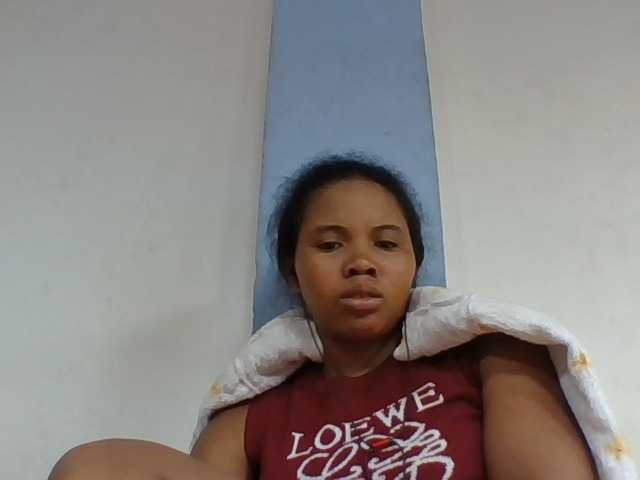 Juliah1a live cam on BongaCams