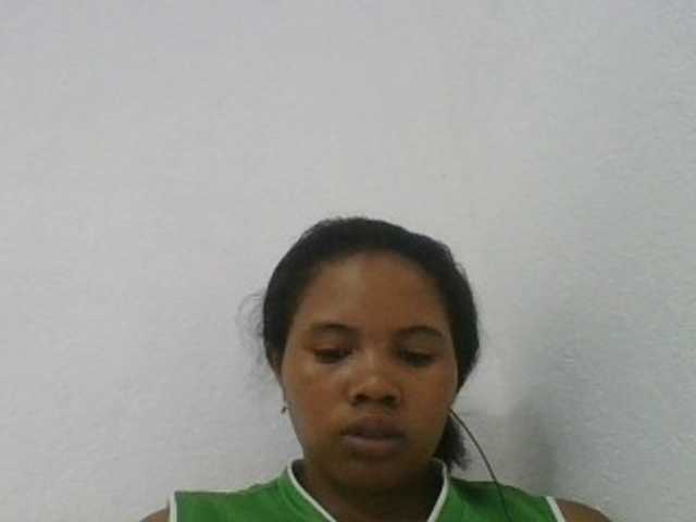 Juliah1a live cam on BongaCams