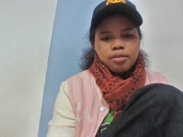 Juliah1a live cam on BongaCams