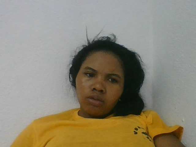 Juliah1a live cam on BongaCams