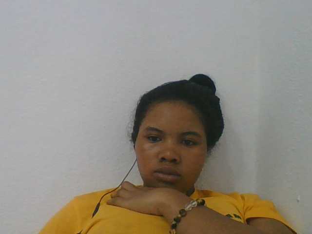 Juliah1a live cam on BongaCams