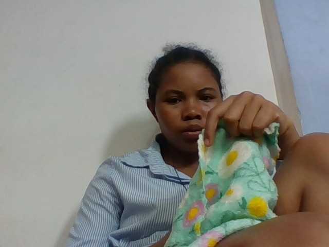 Juliah1a live cam on BongaCams