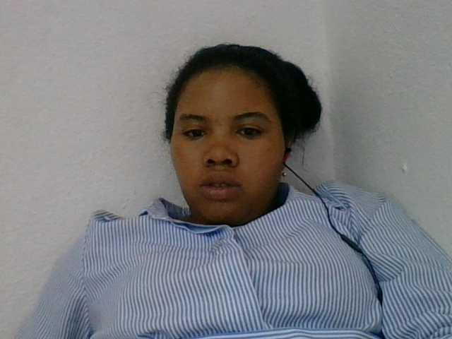 Juliah1a live cam on BongaCams