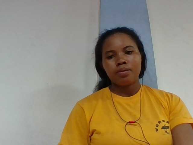 Juliah1a live cam on BongaCams