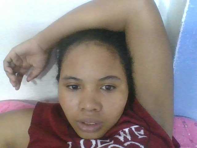 Juliah1a live cam on BongaCams