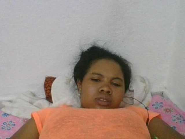 Juliah1a live cam on BongaCams