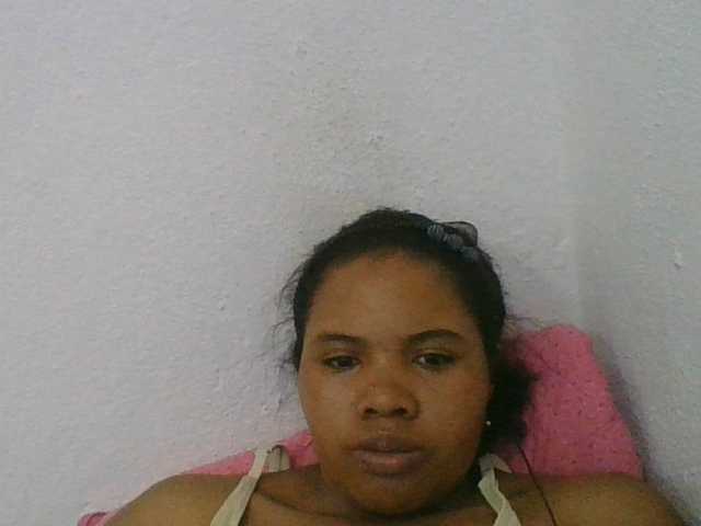 Juliah1a live cam on BongaCams