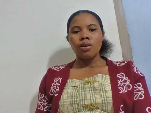 Juliah1a live cam on BongaCams