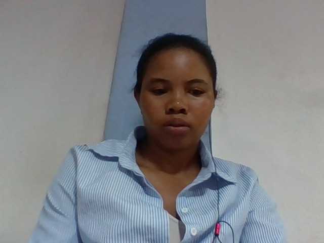 Juliah1a live cam on BongaCams