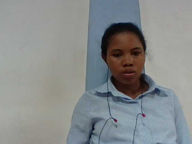 Juliah1a live cam on BongaCams