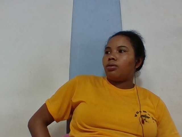 Juliah1a live cam on BongaCams