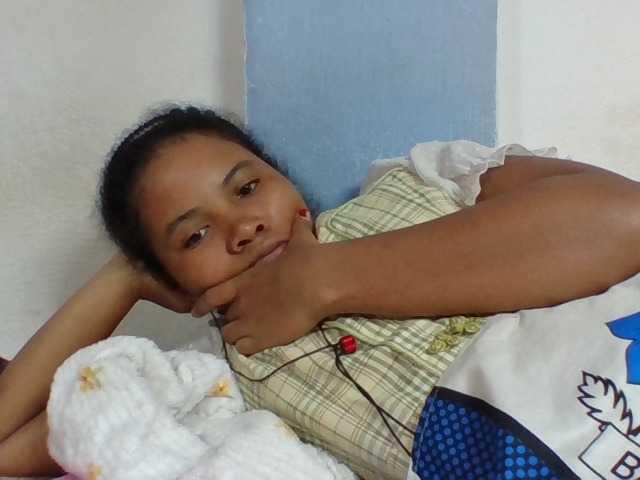 Juliah1a live cam on BongaCams
