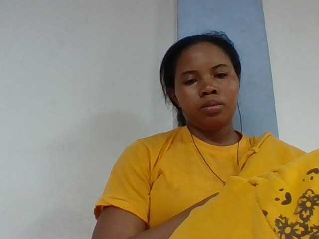 Juliah1a live cam on BongaCams