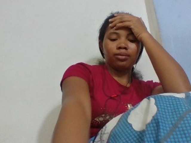 Juliah1a live cam on BongaCams