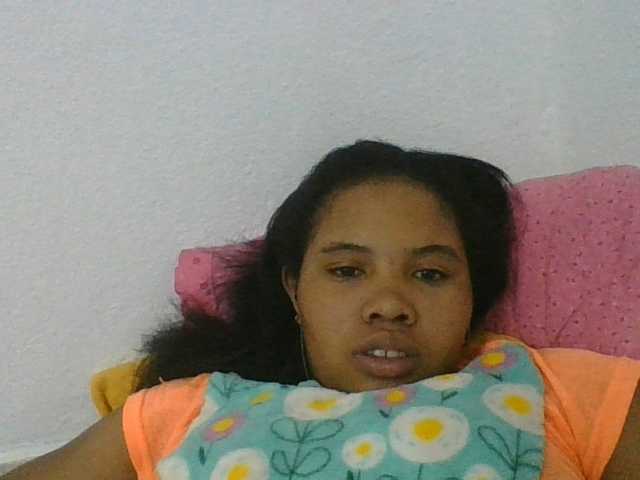 Juliah1a live cam on BongaCams