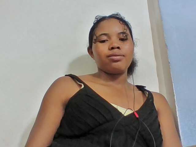 Juliah1a live cam on BongaCams