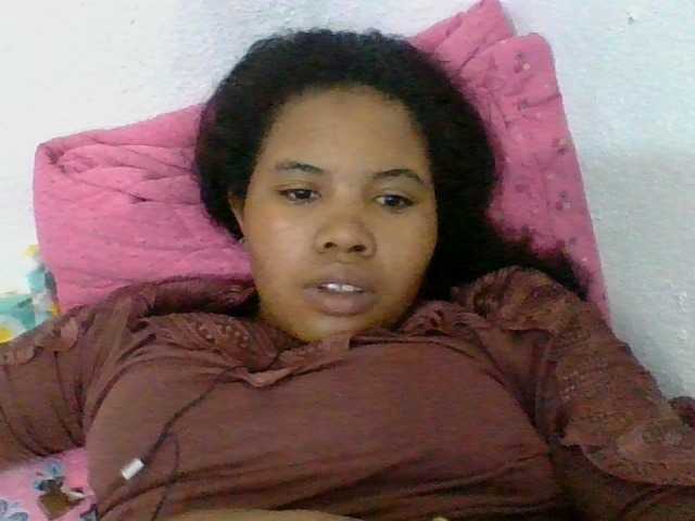 Juliah1a live cam on BongaCams