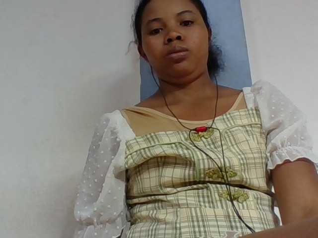Juliah1a live cam on BongaCams